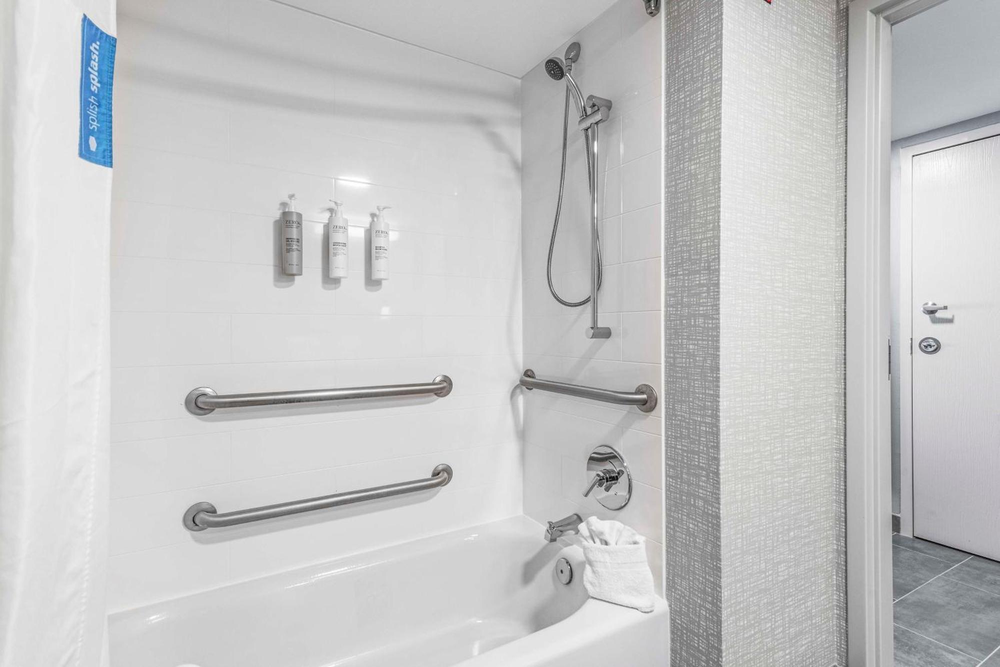 Hampton Inn Columbus-North Exteriér fotografie