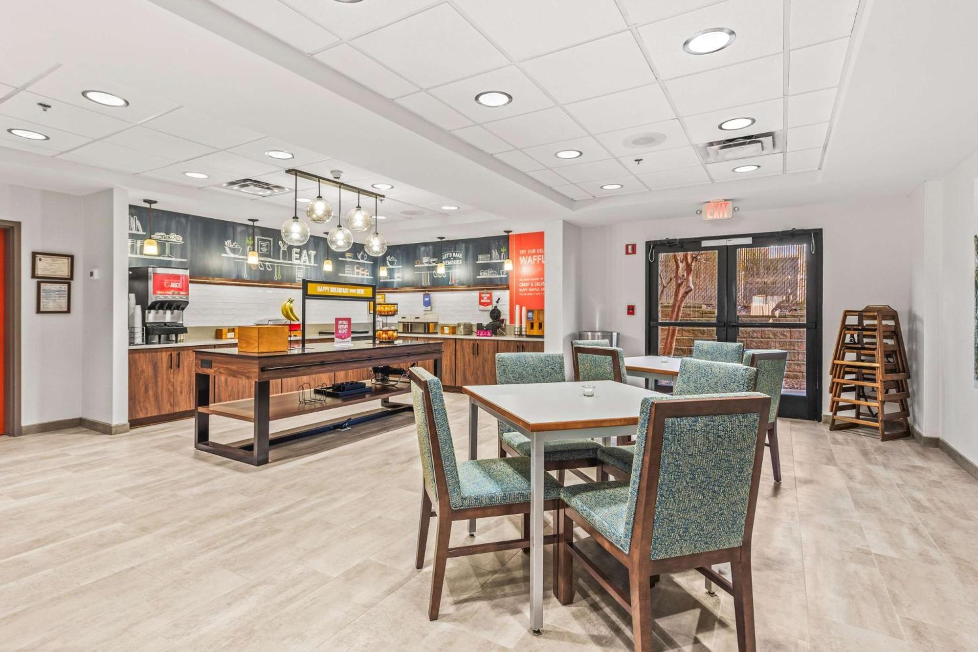 Hampton Inn Columbus-North Exteriér fotografie