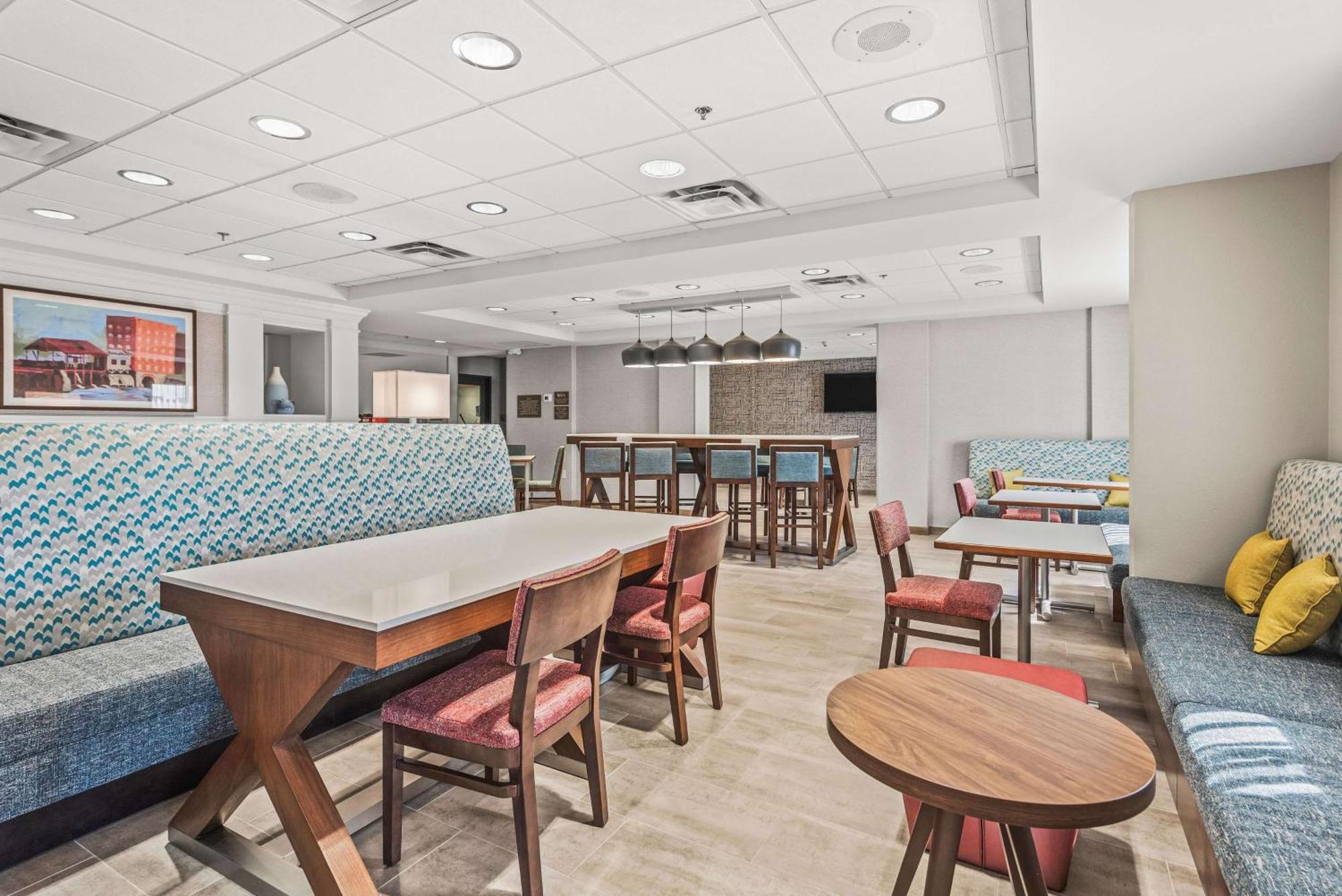 Hampton Inn Columbus-North Exteriér fotografie