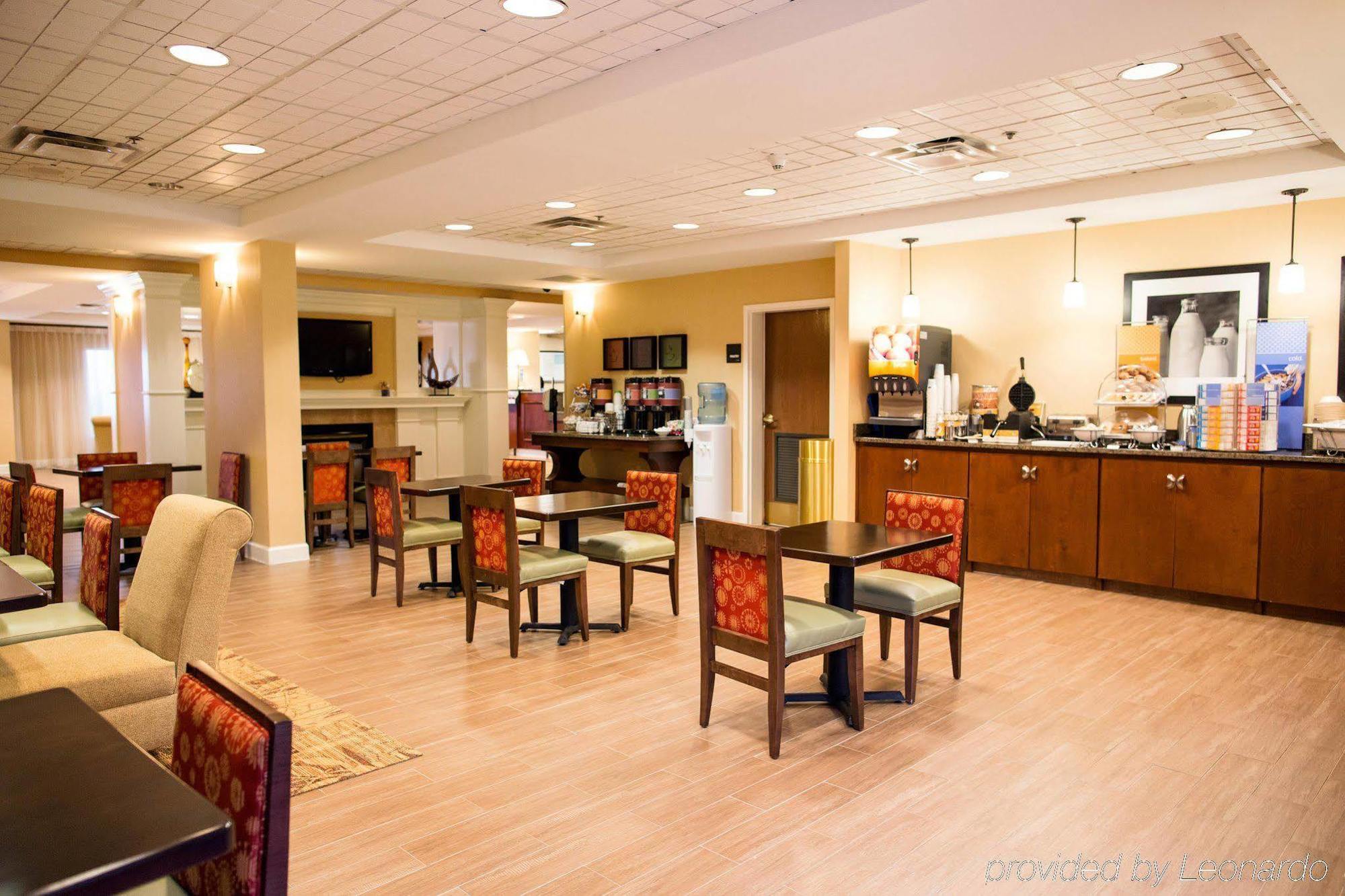 Hampton Inn Columbus-North Exteriér fotografie
