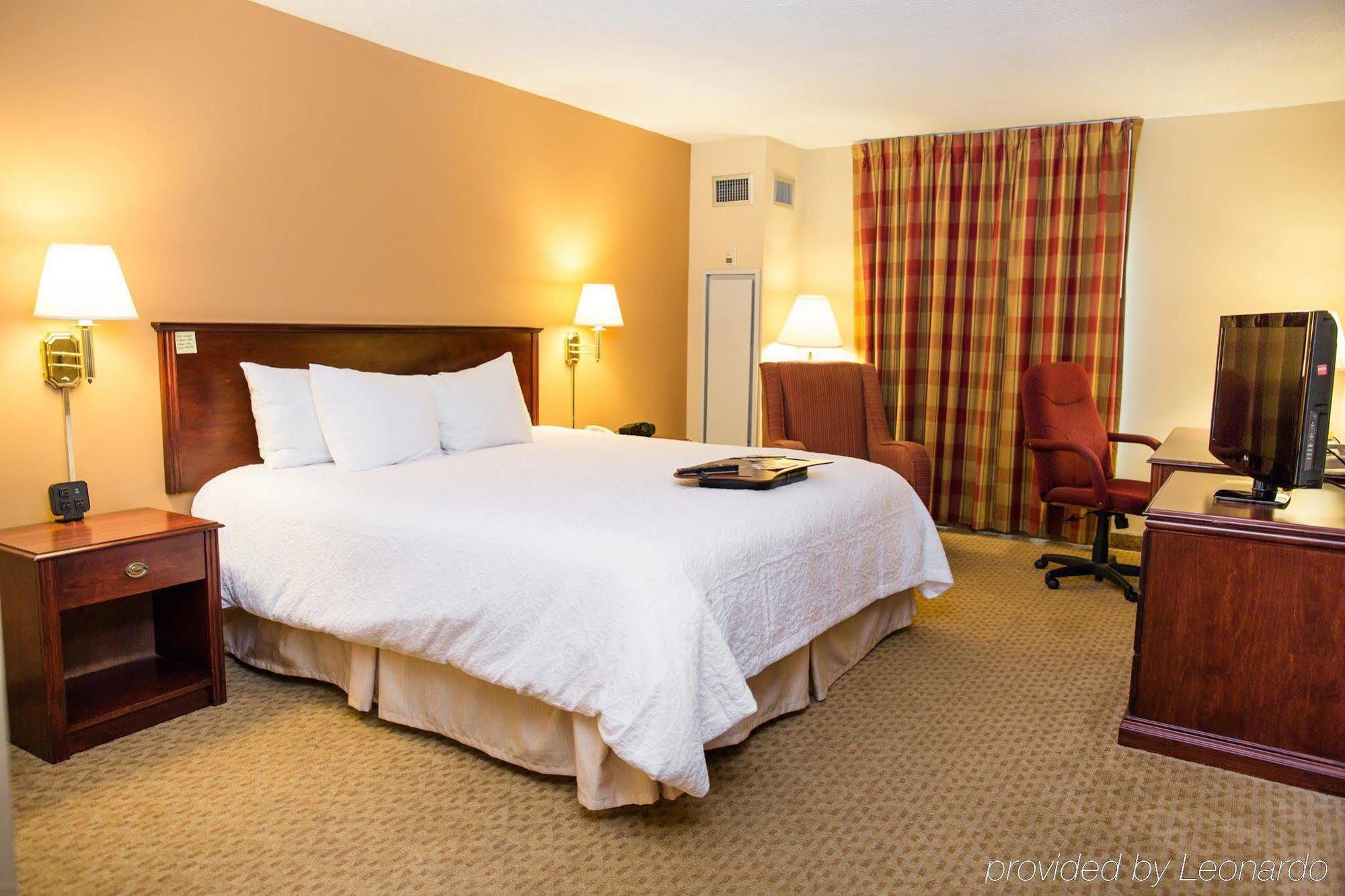 Hampton Inn Columbus-North Exteriér fotografie